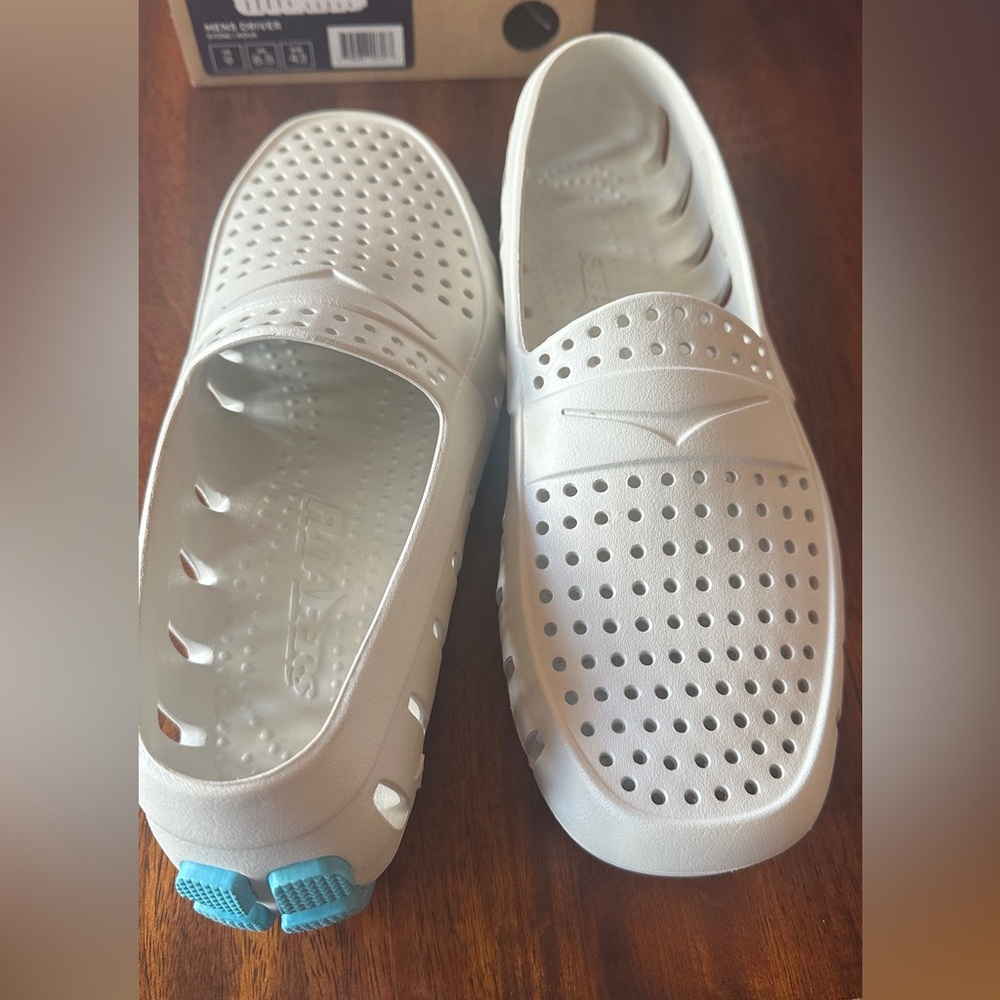Floafers White Perforated Slip-On Shoes Men size 9 never worn - Picture 2 of 5